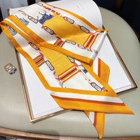 Foulard en soie Jaune-monsacparis.com