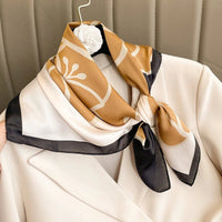 Carré de Soie Sarah 70 X 70cm - monsacparis.com