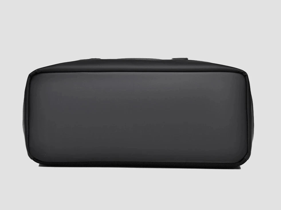 vue de dessous sac à dos cuir unisexe Gris-monsacparis.com
